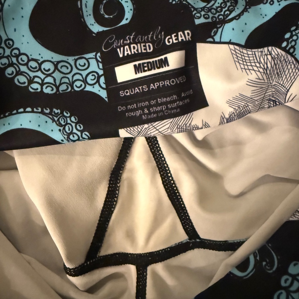 Constantly Varied Gear CVG Kraken Capris Size M - Picture 2 of 2